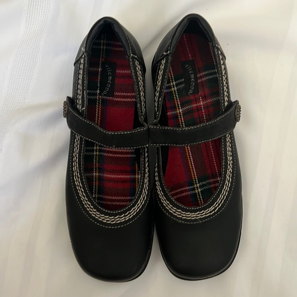 Ellemenno | Size 3 Girls (US) Plaid and Black Mary Janes - Picture 1 of 13